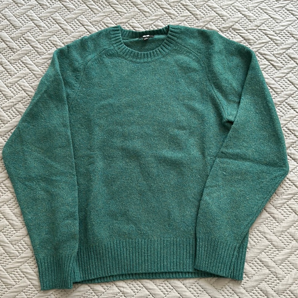 Uniqlo Premium Lambswool Sweater (GREEN)